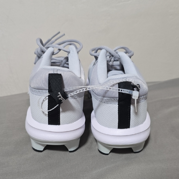 Nike Kids' White and Light Gray Sneakers - Picture 3 of 6